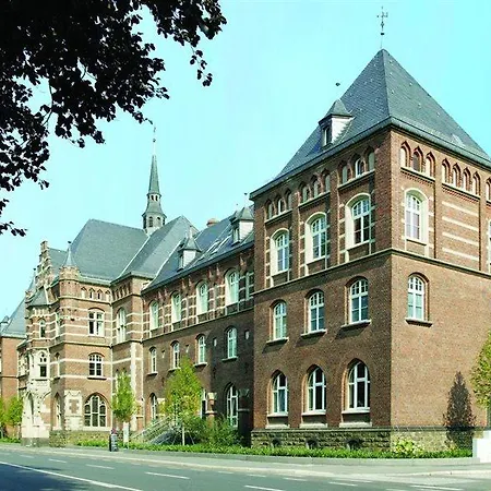 Collegium Leoninum Hotel 4*